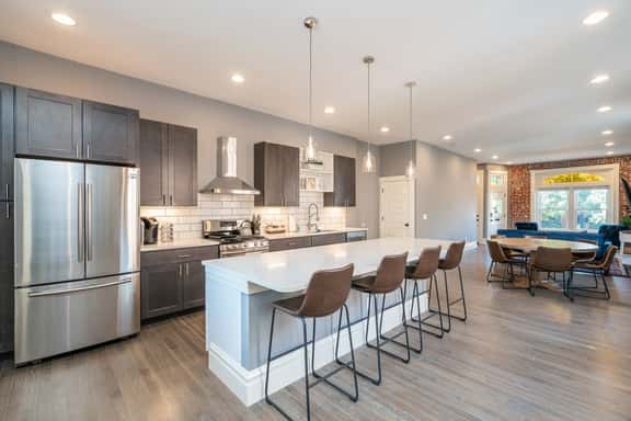 STL 4154 Chouteau Ave - Image 1
