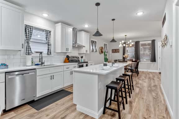 STL 4456 Bingham Ave - Image 1