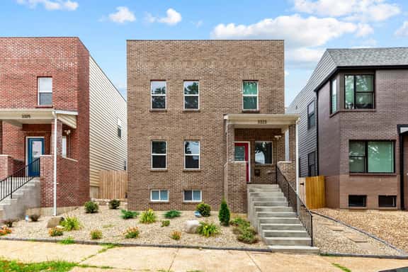 STL 3323 Vista Ave - Image 1